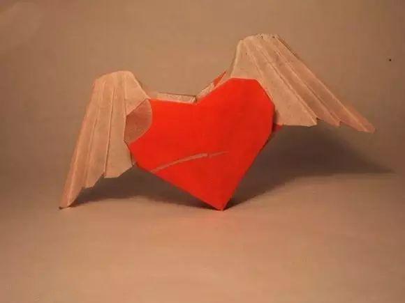 会飞的心折纸图解教程多种哦翅膀