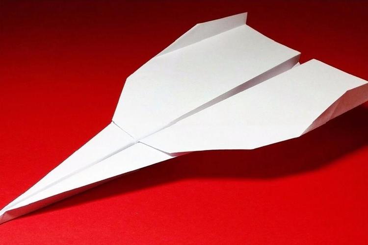 飞得最远的纸飞机很多人见过却不会折终于找到折纸教程了