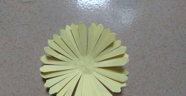 儿童手工折纸菊花怎么折几张纸就能做一朵盛开的菊花真漂亮