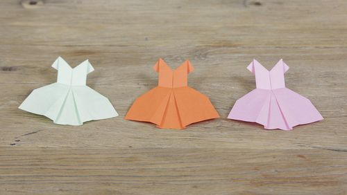 随手的方块纸就能做出的折纸公主裙几分钟带你重温儿时时光