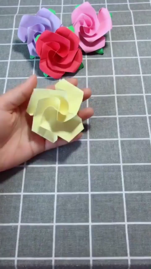 折纸手工玫瑰花怎么做