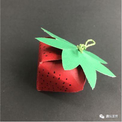 手工折纸草莓