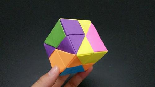 视频很好玩的正方体魔方手工折纸简单几步就能做好小朋友超喜欢