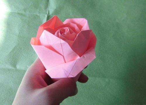 最新版酒杯玫瑰花的折纸实拍图解教程玫瑰花的折纸方法7