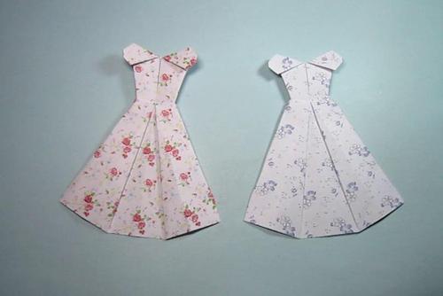 视频纸艺手工折纸裙子简单又漂亮的芭比娃娃公主裙的折法