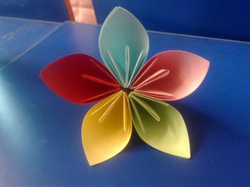 五色花折纸折法