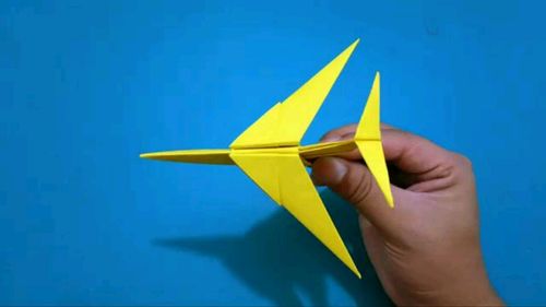 很酷的战斗纸飞机折纸教程做法超简单小朋友很喜欢折纸艺术