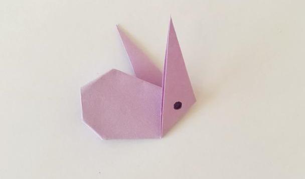 幼儿园简单折纸一张正方形纸折一个可爱小兔子有教程
