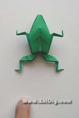 怎么折纸青蛙跳的最远 折纸青蛙步骤图解-聚巧网