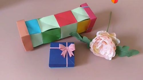 非常好玩的小机关礼物盒还能旋转的折纸方块很特别