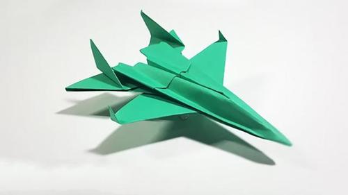 普通的折纸飞机早就不流行了现在是折f14战斗机的年代