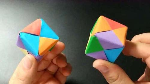手工折纸简单漂亮的炫彩小方块亲子互动一起来折吧