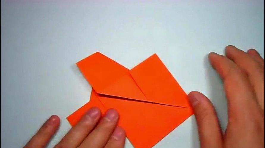 手工折纸教程像老鹰一样的纸飞机折法飞得又快又稳