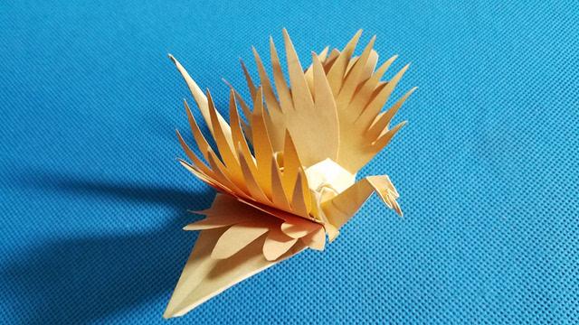 下面是折纸王子教你折纸择天记里寻风鹤的折法视频教程