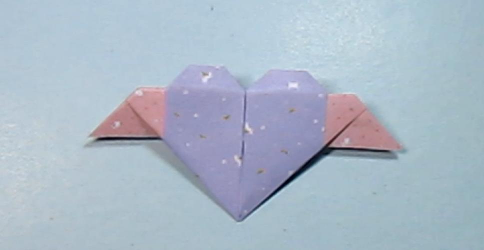 简单的手工折纸爱心像天使一样带翅膀的爱心折纸