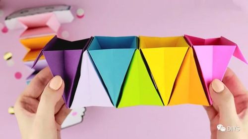 折纸diy带你学习如何折叠漂亮的彩虹文具盒