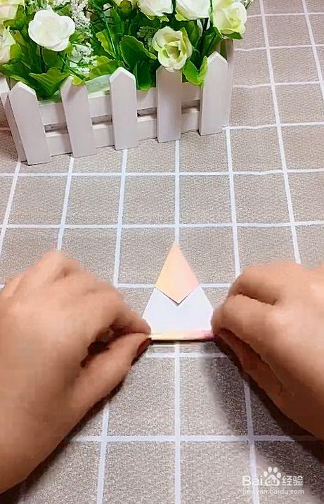 如何制作一个折纸魔法棒
