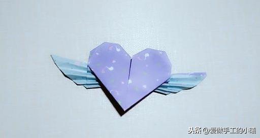 感兴趣的话可以去我的主页看一下爱心折纸2带翅膀的爱心折纸教程