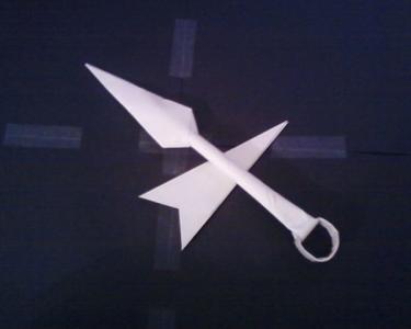 正方形折纸武器飞刀