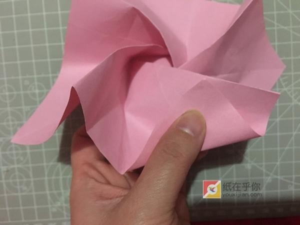 纸在乎你手工折纸绽放的玫瑰花折纸视频图解教程
