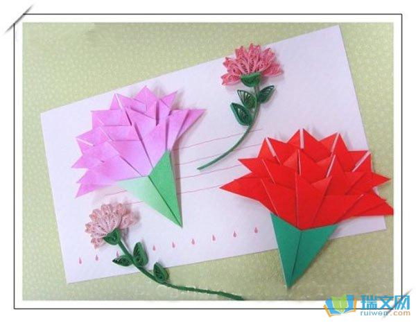 纸花的折法第五步   将折叠好的康乃馨整理一下可以固定在贺卡或者