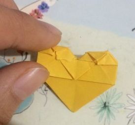 正方形折纸爱心贺卡 正方形折纸贺卡