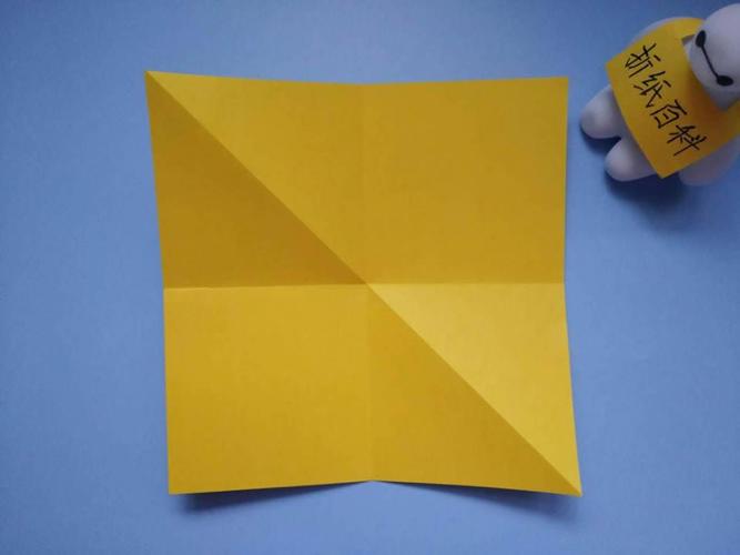 方法教师节立体爱心贺卡 正方形彩纸一张十字对折后交叉对折一次