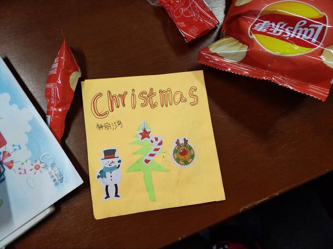 孩子们用心制作的圣诞贺卡