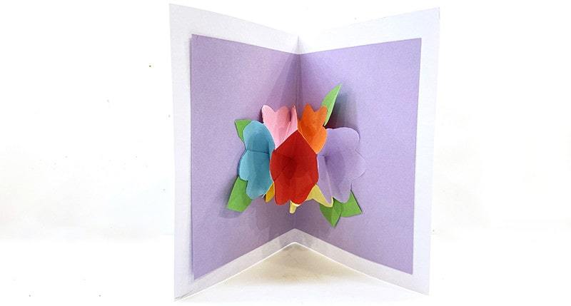 送给老师的感恩节贺卡制作教程1先取一张蓝色的正方形小彩纸对折成
