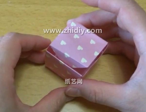 手工折纸收纳盒的基本做法教程教你学习如何制作折纸带盖子的小盒子