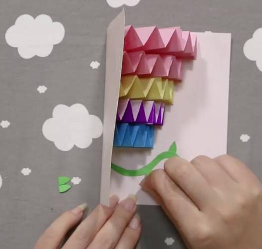手工折纸简单5步教你做出一张独一无二又心意满满的贺卡