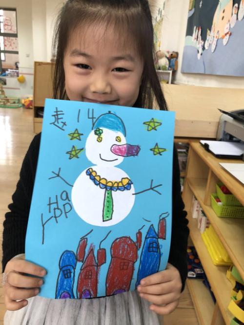 雪人贺卡草滩幼儿园中班美工室活动画雪人一《有雪人的贺卡》中班阅读
